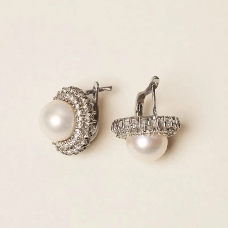 Hot Centred Pearl Earrings Earrings