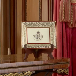 Discount The King'S 75Th Birthday Limited Edition Red Tray His Majesty The King'S 75Th Birthday